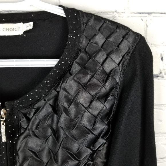 BETA'S CHOICE | lattice satiny panel zip cardigan - Picture 2 of 6